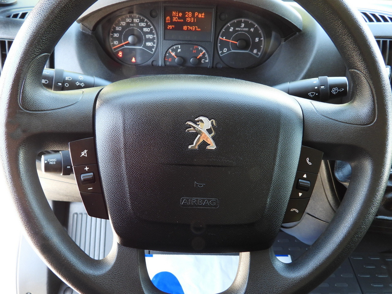 Фургон с закрытым кузовом PEUGEOT BOXER BOX LIFT 8 PALLETS CRUISE CONTROL AIR CONDITIONING  130HP: фото 28