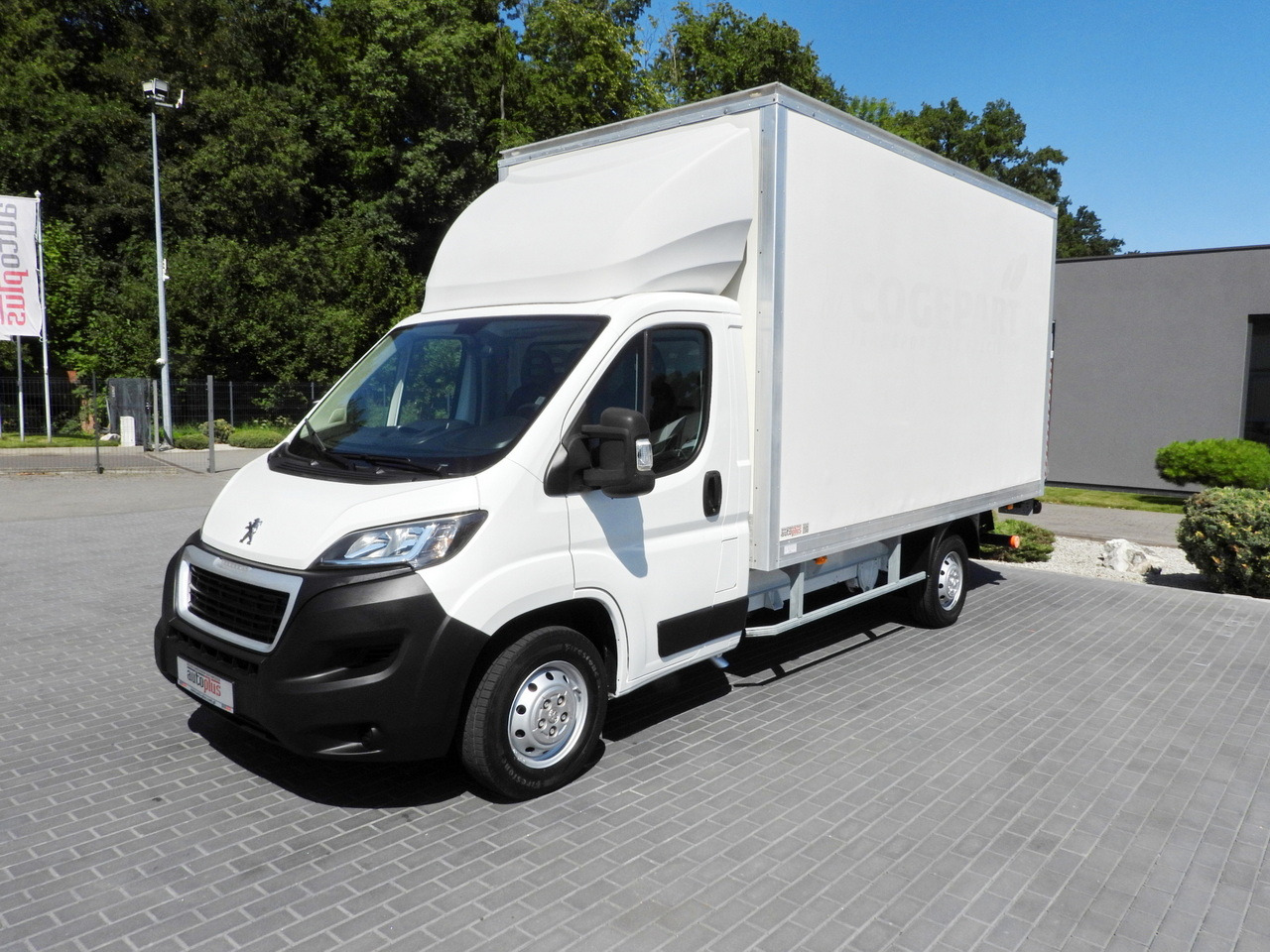 Фургон с закрытым кузовом PEUGEOT BOXER BOX LIFT 8 PALLETS CRUISE CONTROL AIR CONDITIONING  130HP: фото 6