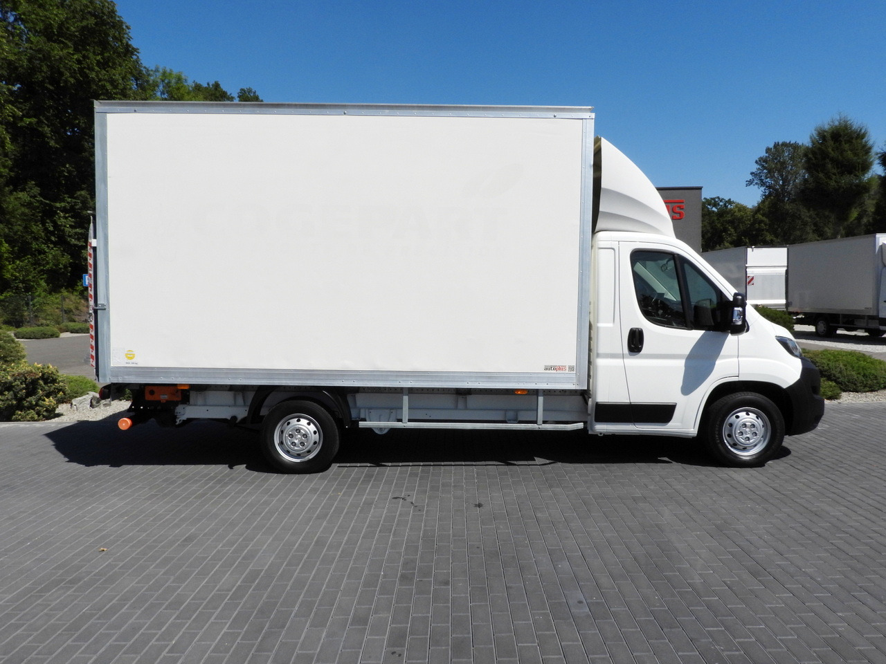Фургон с закрытым кузовом PEUGEOT BOXER BOX LIFT 8 PALLETS CRUISE CONTROL AIR CONDITIONING  130HP: фото 7
