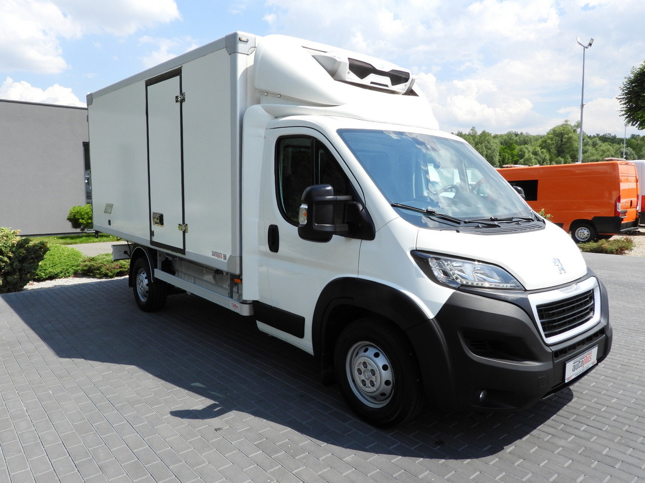 PEUGEOT BOXER REGRIGERATOR BOX 0*C 8 PALLETS CRUISE CONTROL LED LIGHTS AIR CONDITIONING 165HP - Фургон-рефрижератор: фото 4 PEUGEOT BOXER REGRIGERATOR BOX 0*C 8 PALLETS CRUISE CONTROL LED LIGHTS AIR CONDITIONING 165HP - Фургон-рефрижератор: фото 4
