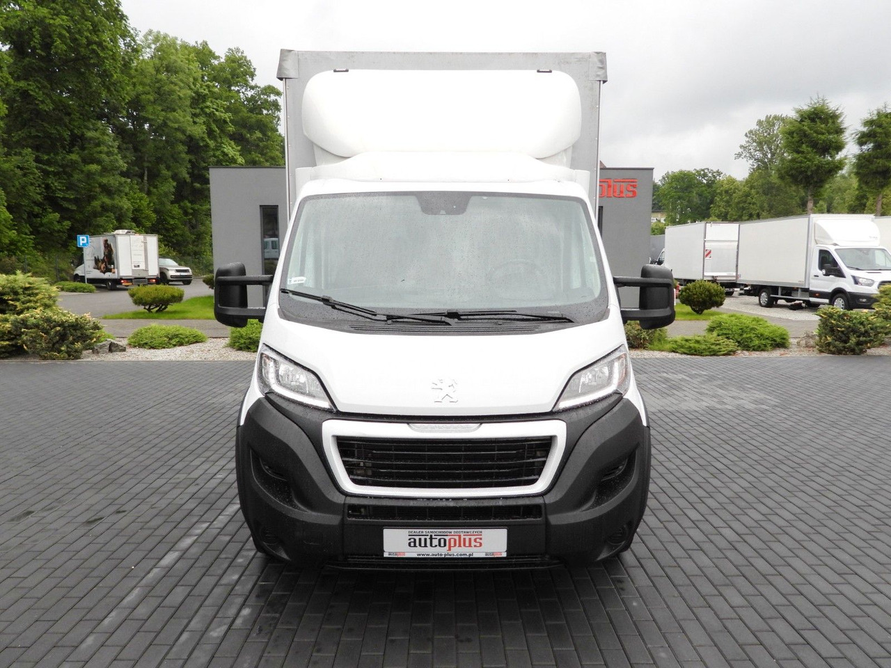 Peugeot BOXER PRITSCHE PLANE AUFZUG 8 PALETTEN TEMPOMAT - Тентованный фургон: фото 5 Peugeot BOXER PRITSCHE PLANE AUFZUG 8 PALETTEN TEMPOMAT - Тентованный фургон: фото 5
