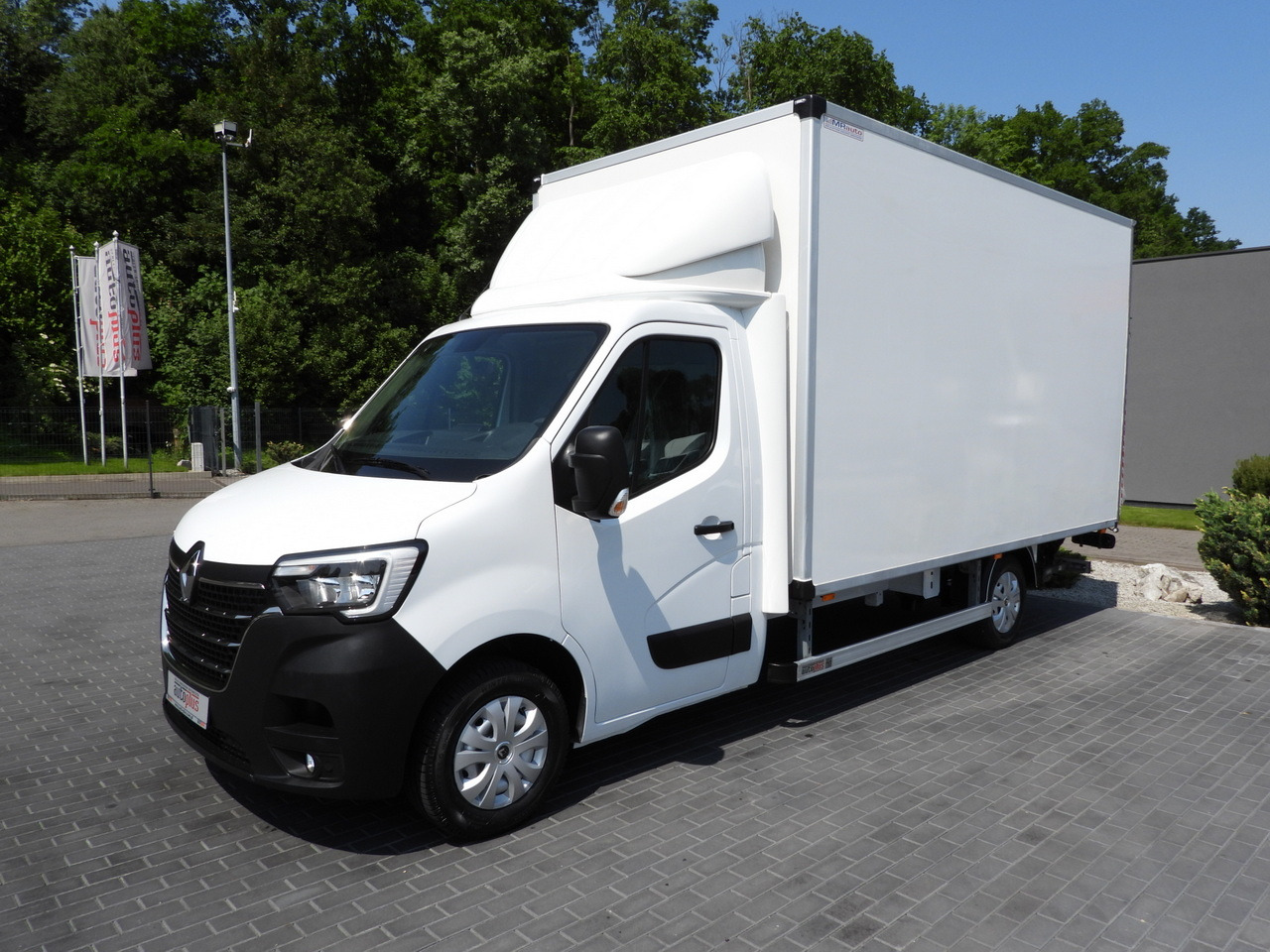 Фургон с закрытым кузовом RENAULT MASTER  BOX LIFT 8 PALLETS CRUISE CONTROL LED LIGHTS AIR CONDITIONING  165HP: фото 6