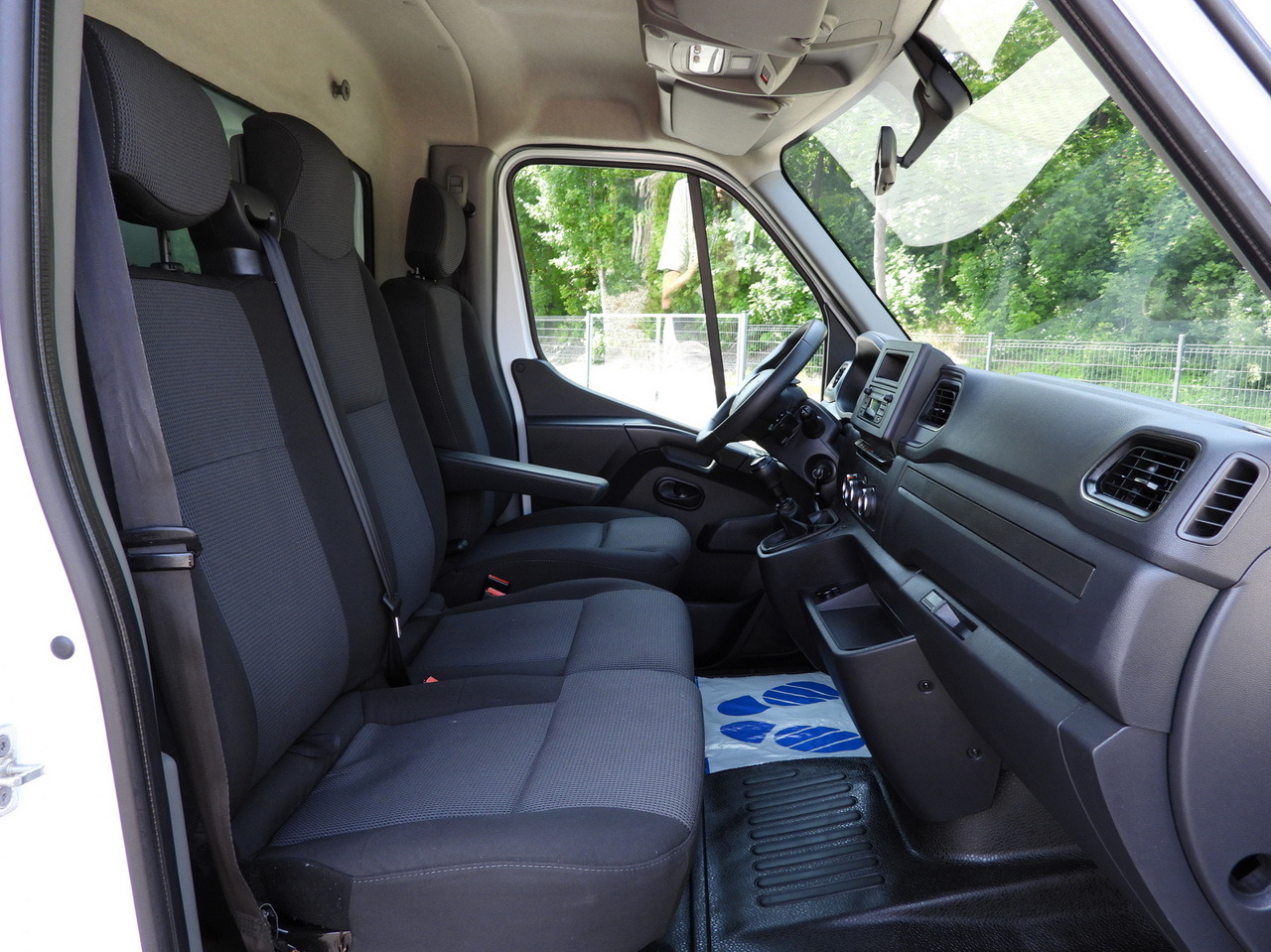 Фургон с закрытым кузовом RENAULT MASTER  BOX LIFT 8 PALLETS CRUISE CONTROL LED LIGHTS AIR CONDITIONING  165HP: фото 36