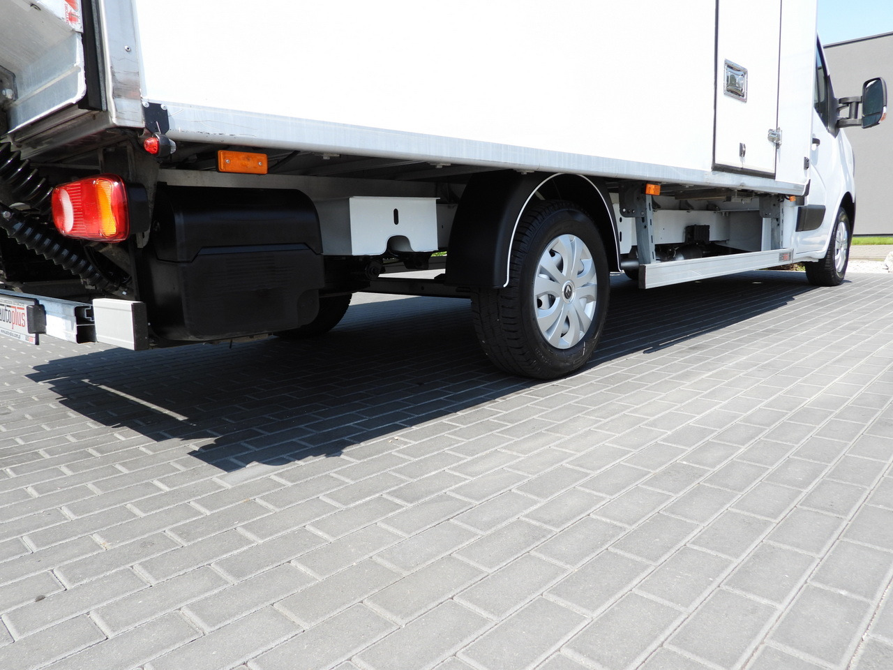Фургон с закрытым кузовом RENAULT MASTER  BOX LIFT 8 PALLETS CRUISE CONTROL LED LIGHTS AIR CONDITIONING  165HP: фото 18