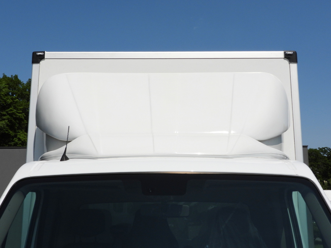 Фургон с закрытым кузовом RENAULT MASTER  BOX LIFT 8 PALLETS CRUISE CONTROL LED LIGHTS AIR CONDITIONING  165HP: фото 16