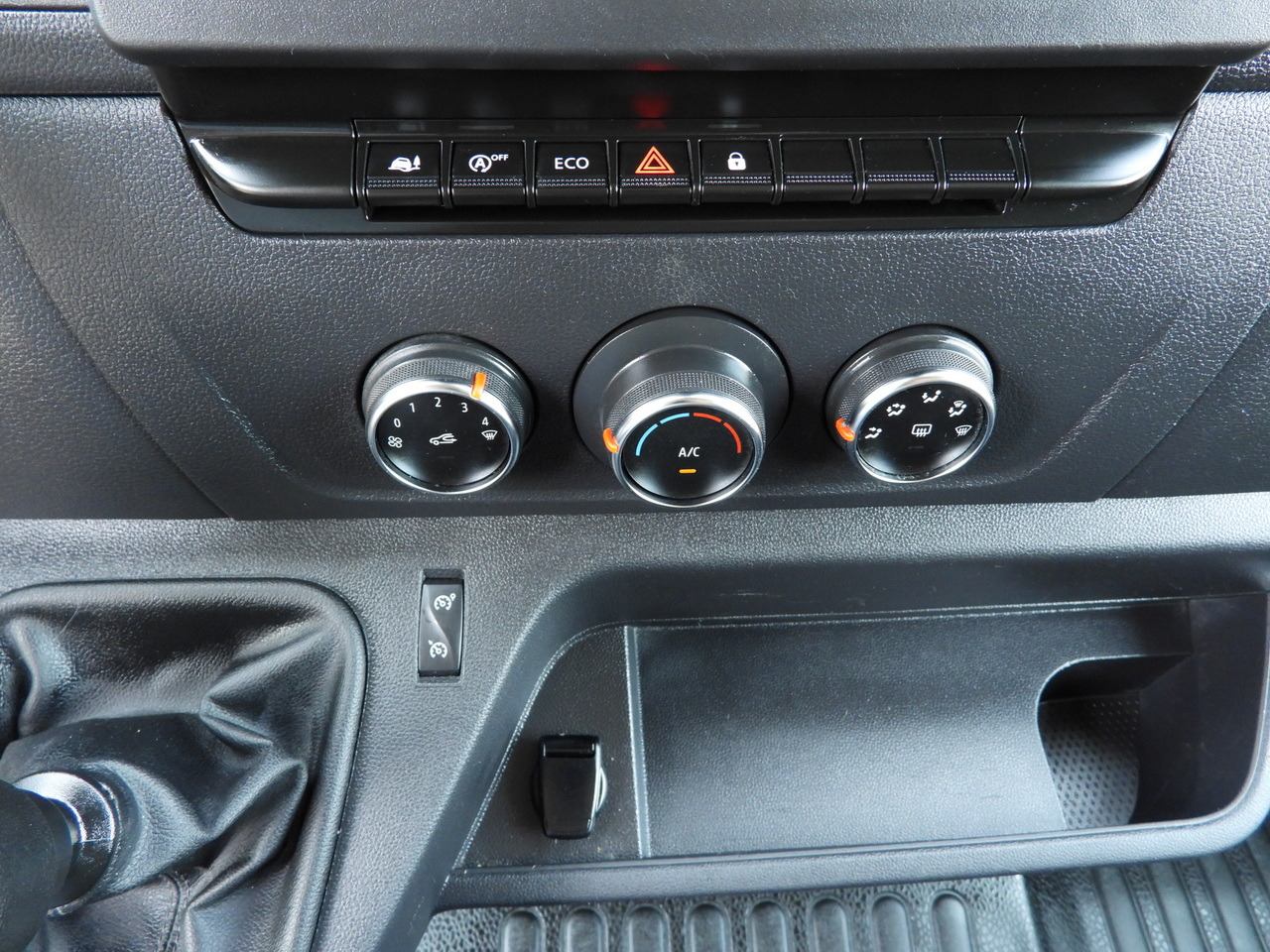 Фургон с закрытым кузовом RENAULT MASTER  BOX LIFT 8 PALLETS CRUISE CONTROL LED LIGHTS AIR CONDITIONING  165HP: фото 35