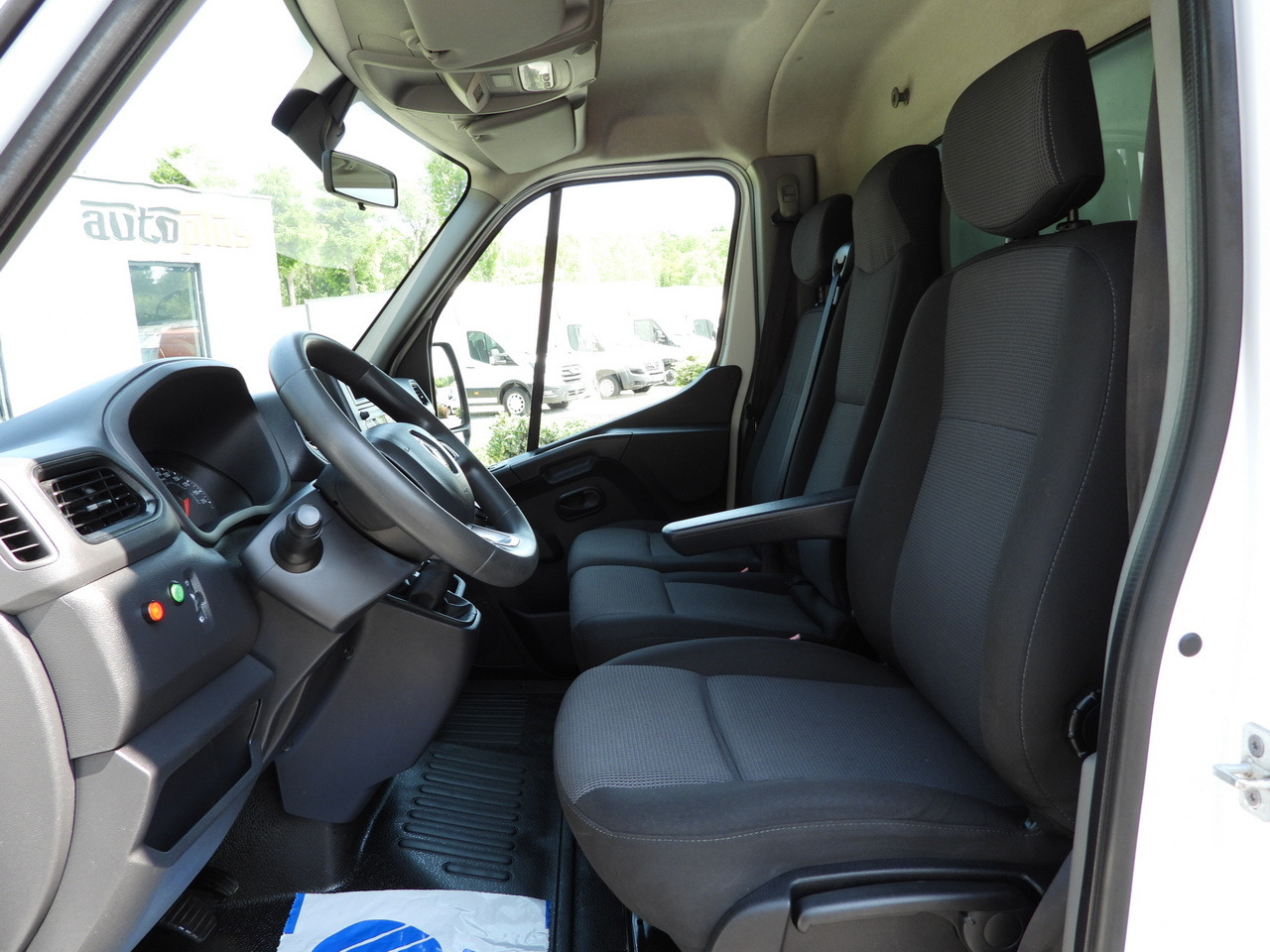 Фургон с закрытым кузовом RENAULT MASTER  BOX LIFT 8 PALLETS CRUISE CONTROL LED LIGHTS AIR CONDITIONING  165HP: фото 28