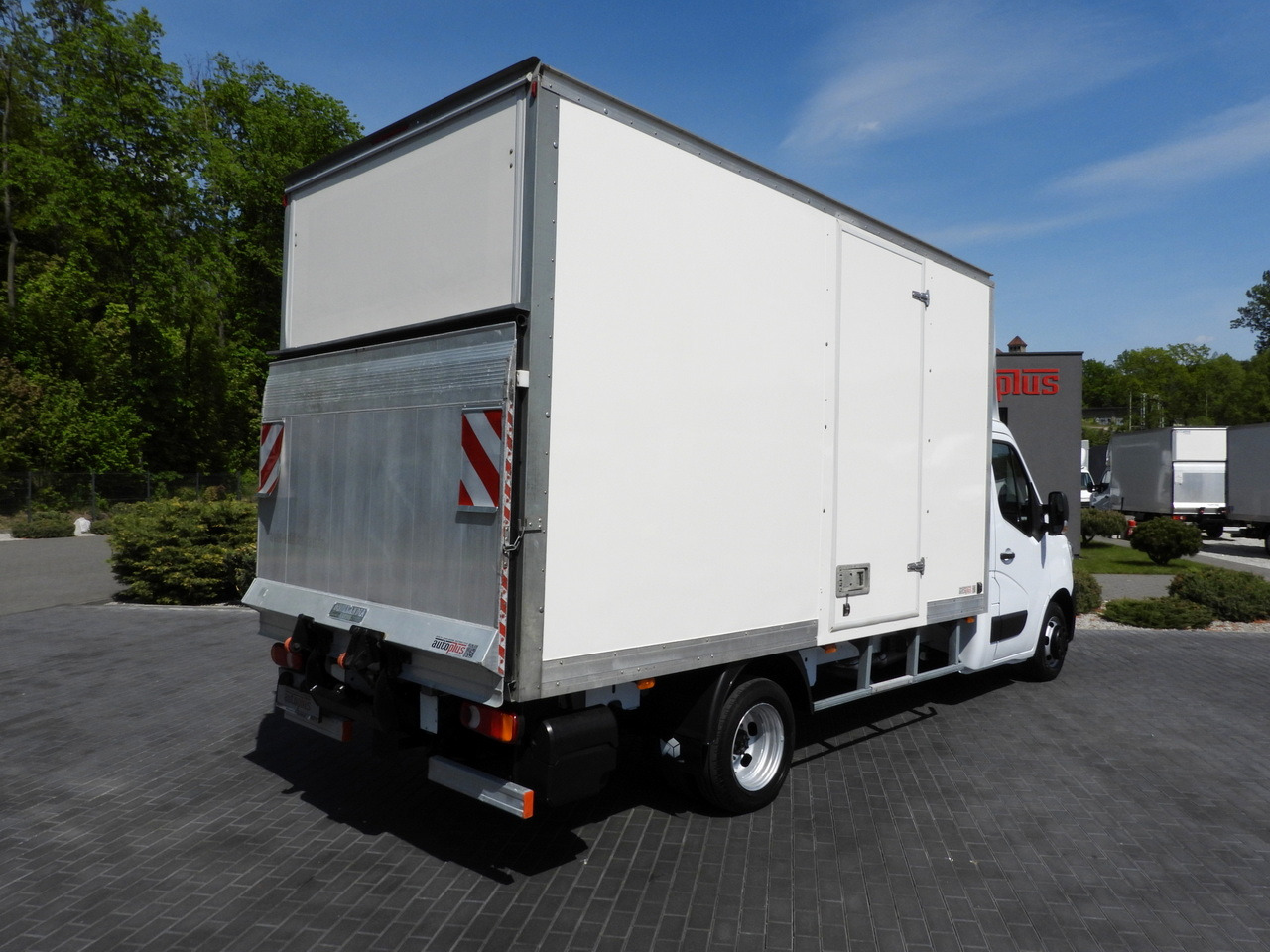 RENAULT MASTER BOX LIFT 8 PALLETS CRUISE CONTROL NAVIGATION LED LIGHTS TWIN WHEELS AIR CONDITIONING 145HP - Фургон с закрытым кузовом: фото 3 RENAULT MASTER BOX LIFT 8 PALLETS CRUISE CONTROL NAVIGATION LED LIGHTS TWIN WHEELS AIR CONDITIONING 145HP - Фургон с закрытым кузовом: фото 3