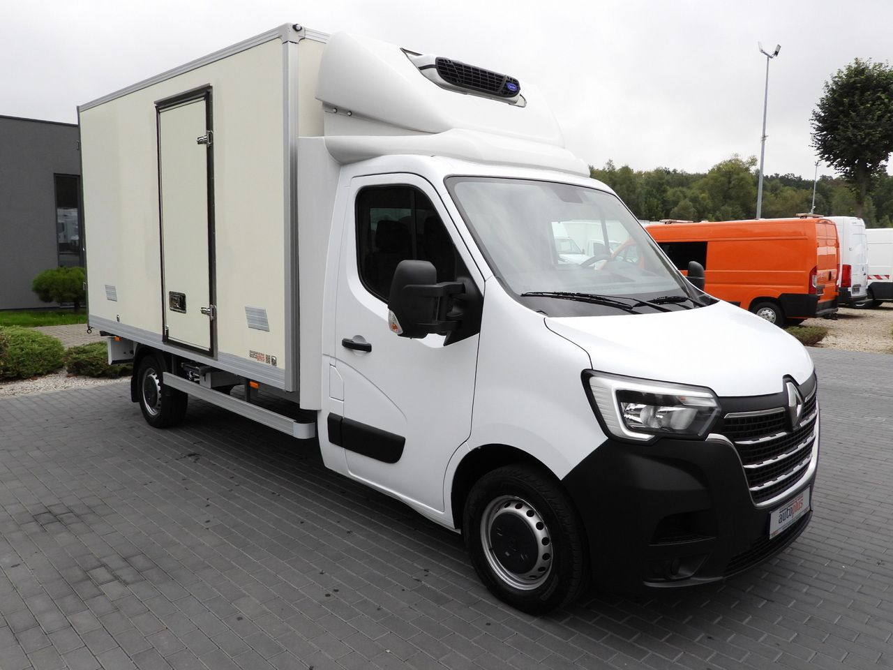 RENAULT MASTER REGRIGERATOR BOX 0*C LED LIGHTS AIR CONDITIONING 165HP - Фургон-рефрижератор: фото 4 RENAULT MASTER REGRIGERATOR BOX 0*C LED LIGHTS AIR CONDITIONING 165HP - Фургон-рефрижератор: фото 4
