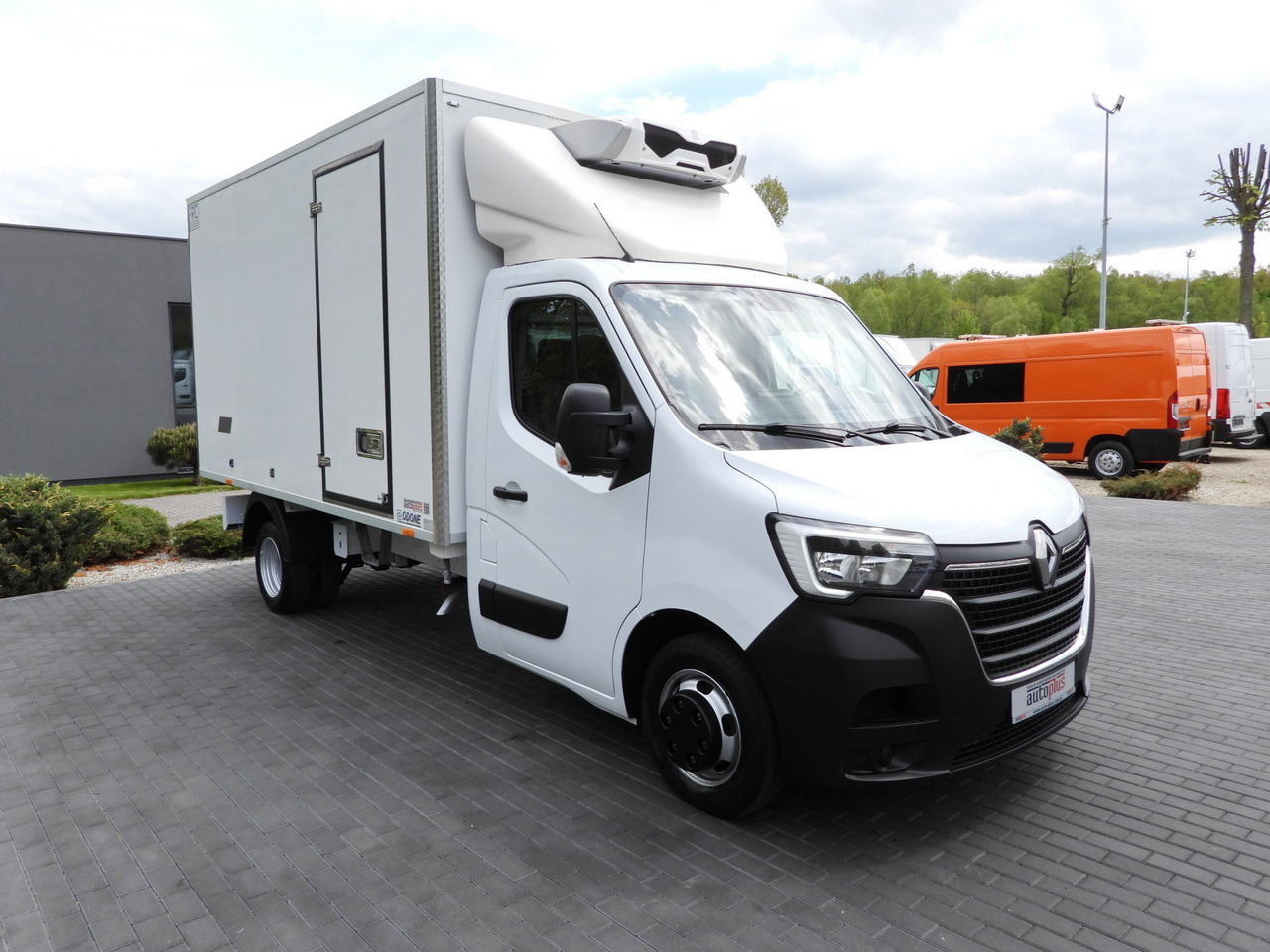 RENAULT MASTER REGRIGERATOR BOX -10*C CRUISE CONTROL LED LIGHTS TWIN WHEELS AIR CONDITIONING 145HP - Фургон-рефрижератор: фото 4 RENAULT MASTER REGRIGERATOR BOX -10*C CRUISE CONTROL LED LIGHTS TWIN WHEELS AIR CONDITIONING 145HP - Фургон-рефрижератор: фото 4
