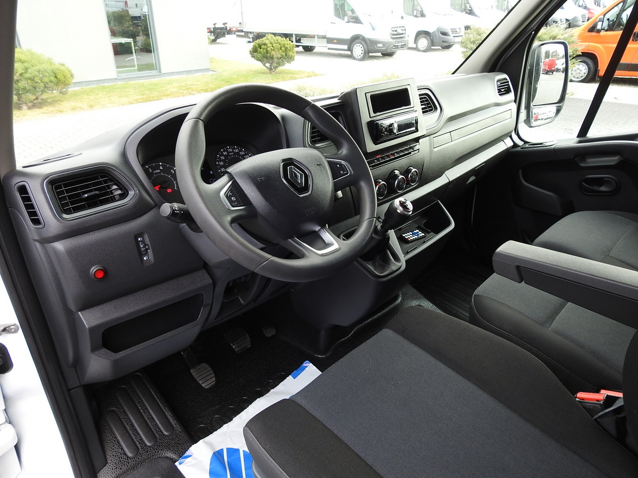 RENAULT MASTER TARPAULIN 10 PALLETS CRUISE CONTROL AIR CONDITIONING LED LIGHTS PNEUMATICS 165HP - Тентованный фургон: фото 2 RENAULT MASTER TARPAULIN 10 PALLETS CRUISE CONTROL AIR CONDITIONING LED LIGHTS PNEUMATICS 165HP - Тентованный фургон: фото 2