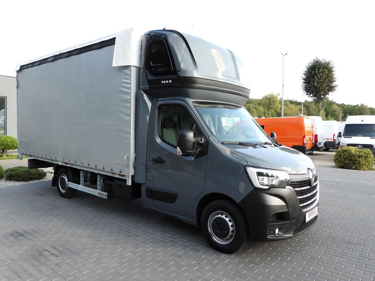 RENAULT MASTER TARPAULIN 10 PALLETS WEBASTO CRUISE CONTROL LED LIGHTS PNEUMATICS AIR CONDITIONING 165HP - Тентованный фургон: фото 4 RENAULT MASTER TARPAULIN 10 PALLETS WEBASTO CRUISE CONTROL LED LIGHTS PNEUMATICS AIR CONDITIONING 165HP - Тентованный фургон: фото 4