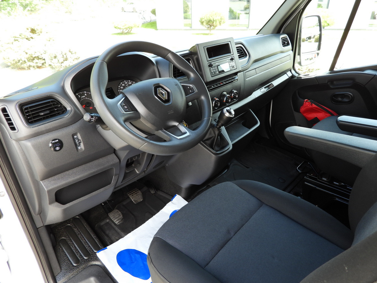 RENAULT MASTER TARPAULIN 8 PALLETS WEBASTO CRUISE CONTROL LED LIGHTS PNEUMATICS AIR CONDITIONING 165HP - Тентованный фургон: фото 2 RENAULT MASTER TARPAULIN 8 PALLETS WEBASTO CRUISE CONTROL LED LIGHTS PNEUMATICS AIR CONDITIONING 165HP - Тентованный фургон: фото 2