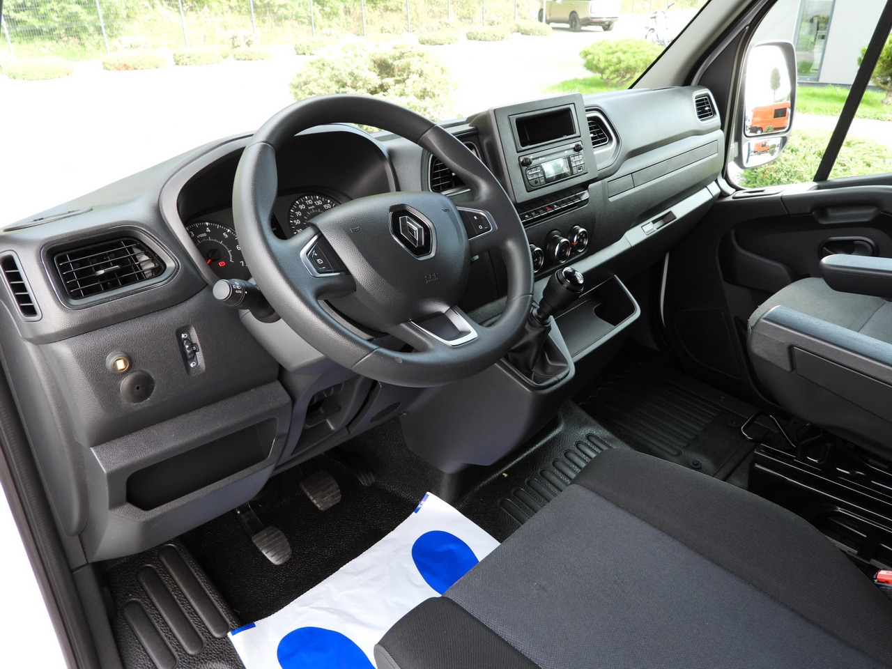 RENAULT MASTER TARPAULIN LIFT 9 PALLETS WEBASTO CRUISE CONTROL LED LIGHTS PNEUMATICS AIR CONDITIONING  165HP - Тентованный фургон: фото 2 RENAULT MASTER TARPAULIN LIFT 9 PALLETS WEBASTO CRUISE CONTROL LED LIGHTS PNEUMATICS AIR CONDITIONING  165HP - Тентованный фургон: фото 2