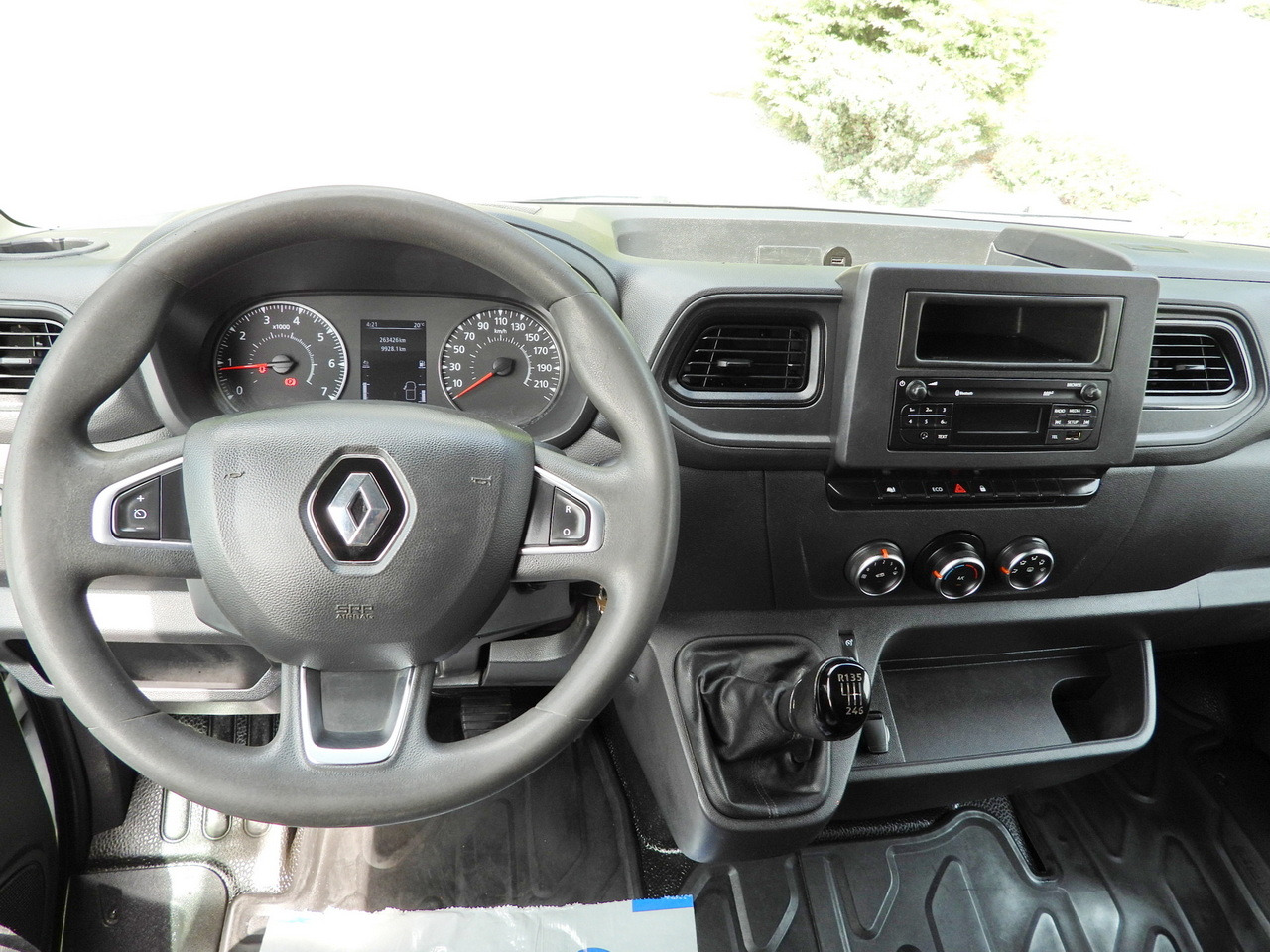 RENAULT MASTER TIPPER CRUISE CONTROL LED LIGHTS TWIN WHEELS AIR CONDITIONING 130HP - Малотоннажный самосвал: фото 2 RENAULT MASTER TIPPER CRUISE CONTROL LED LIGHTS TWIN WHEELS AIR CONDITIONING 130HP - Малотоннажный самосвал: фото 2