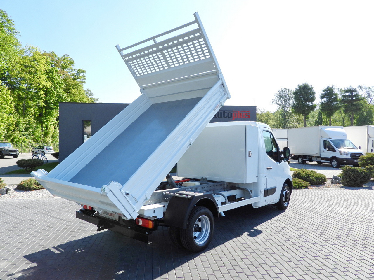 RENAULT MASTER TIPPER CRUISE CONTROL TWIN WHEELS AIR CONDITIONING 145HP - Малотоннажный самосвал: фото 3 RENAULT MASTER TIPPER CRUISE CONTROL TWIN WHEELS AIR CONDITIONING 145HP - Малотоннажный самосвал: фото 3