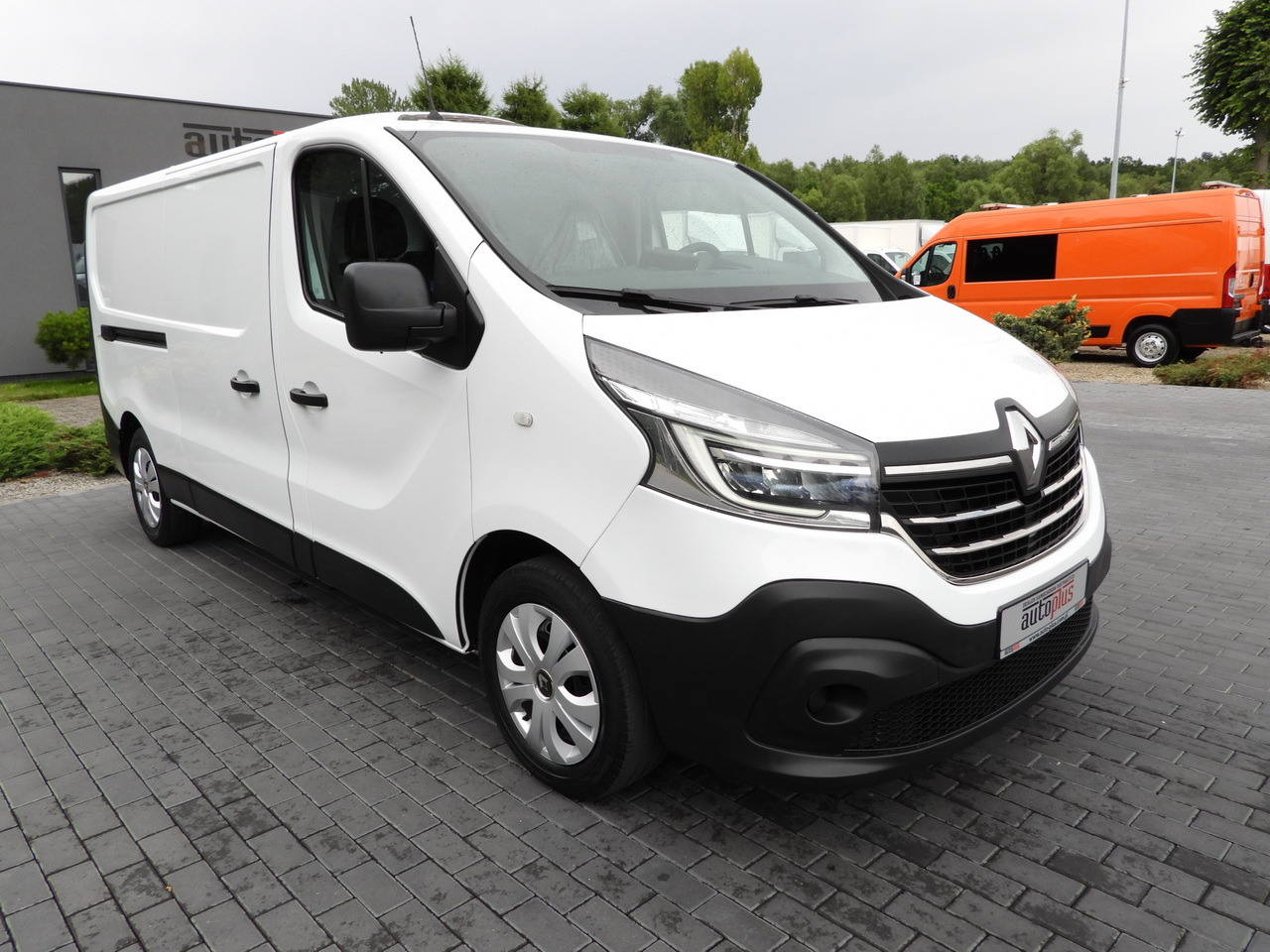 RENAULT TRAFIC REFRIGERATOR VAN -5*C POWER SUPPLY 230V CRUISE CONTROL LED LIGHTS AIR CONDITIONING 120HP - Фургон-рефрижератор: фото 4 RENAULT TRAFIC REFRIGERATOR VAN -5*C POWER SUPPLY 230V CRUISE CONTROL LED LIGHTS AIR CONDITIONING 120HP - Фургон-рефрижератор: фото 4