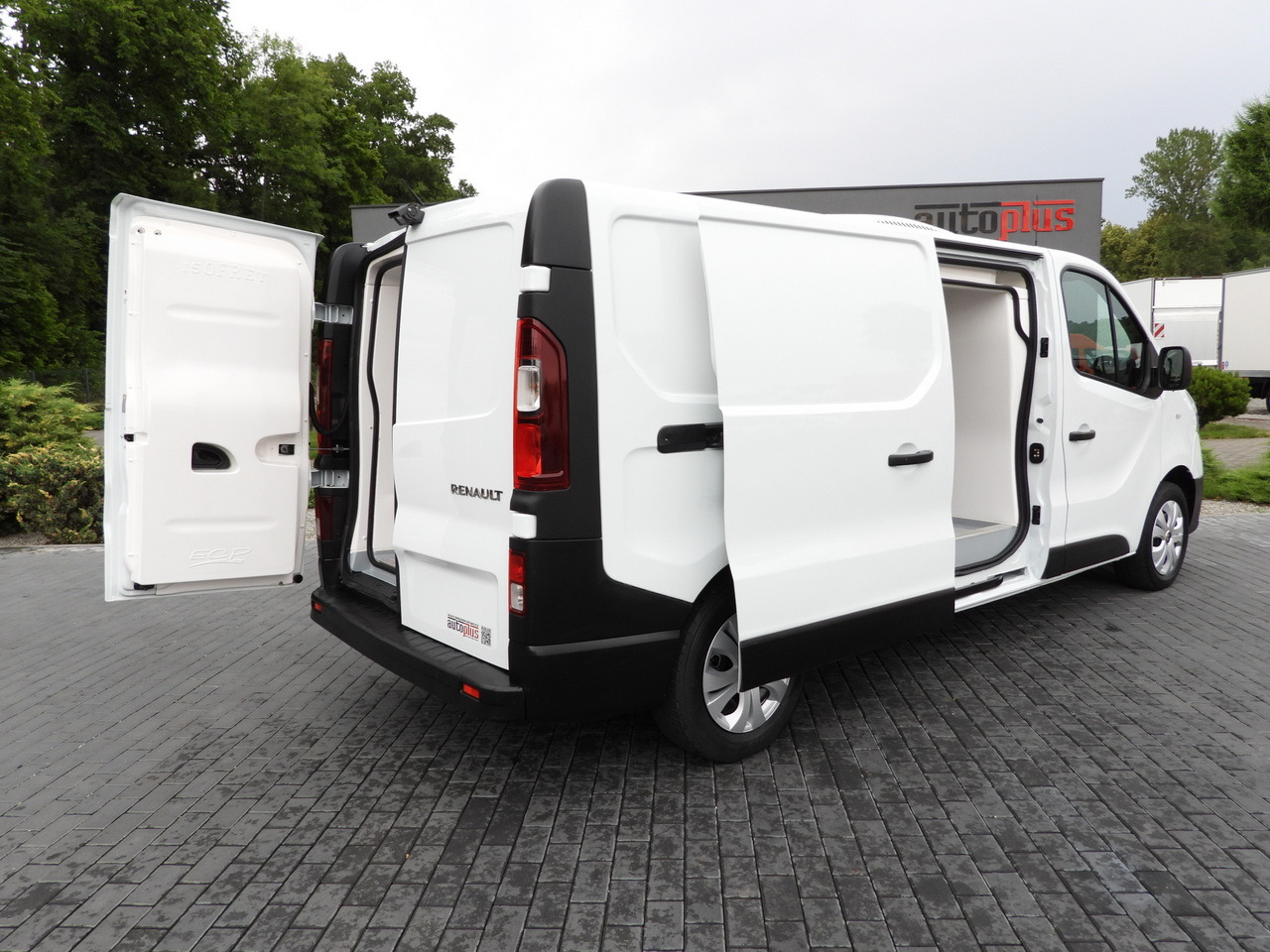 RENAULT TRAFIC REFRIGERATOR VAN -5*C POWER SUPPLY 230V CRUISE CONTROL LED LIGHTS AIR CONDITIONING 120HP - Фургон-рефрижератор: фото 3 RENAULT TRAFIC REFRIGERATOR VAN -5*C POWER SUPPLY 230V CRUISE CONTROL LED LIGHTS AIR CONDITIONING 120HP - Фургон-рефрижератор: фото 3