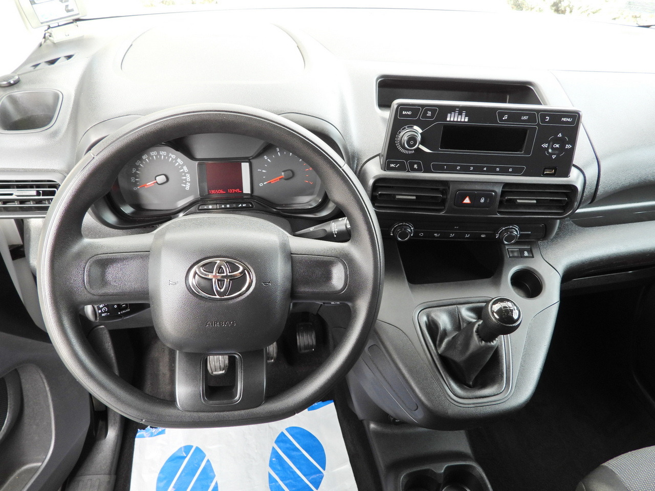 Фургон-рефрижератор TOYOTA PROACE CITY REFRIGERATOR VAN -15*C POWER SUPPLY 230V CRUISE CONTROL AIR CONDITIONING 100HP: фото 31 Фургон-рефрижератор TOYOTA PROACE CITY REFRIGERATOR VAN -15*C POWER SUPPLY 230V CRUISE CONTROL AIR CONDITIONING 100HP: фото 31