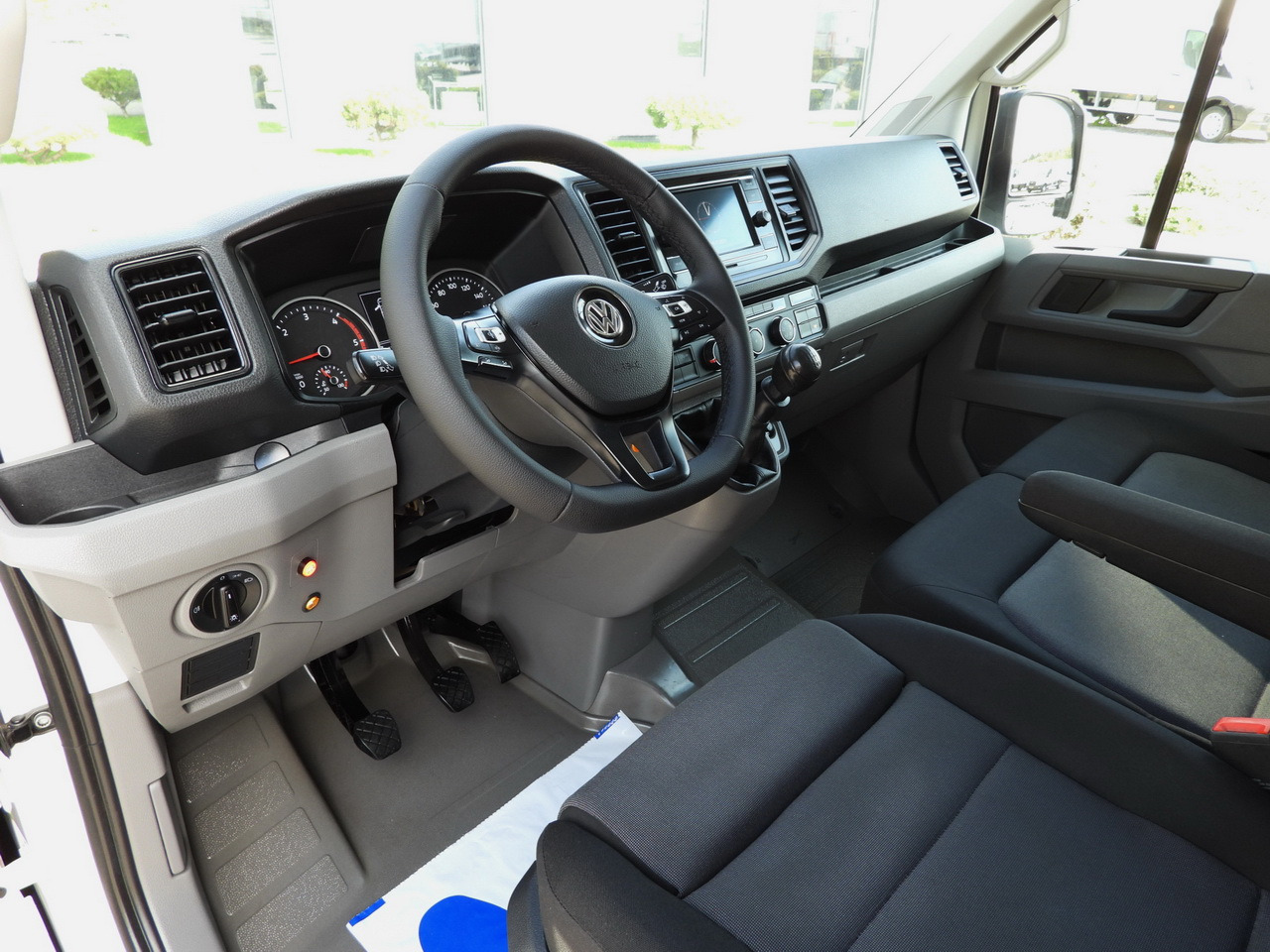 VOLKSWAGEN CRAFTER TARPAULIN LIFT 8 PALLETS CRUISE CONTROL LED LIGHTS TWIN WHEELS AIR CONDITIONING 180HP - Тентованный фургон: фото 2 VOLKSWAGEN CRAFTER TARPAULIN LIFT 8 PALLETS CRUISE CONTROL LED LIGHTS TWIN WHEELS AIR CONDITIONING 180HP - Тентованный фургон: фото 2