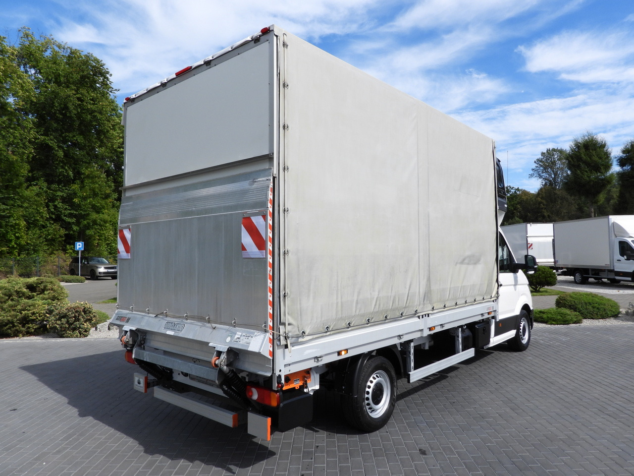 VOLKSWAGEN CRAFTER TARPAULIN LIFT 8 PALLETS WEBASTO CRUISE CONTROL LED LIGHTS AIR CONDITIONING 180HP - Тентованный фургон: фото 3 VOLKSWAGEN CRAFTER TARPAULIN LIFT 8 PALLETS WEBASTO CRUISE CONTROL LED LIGHTS AIR CONDITIONING 180HP - Тентованный фургон: фото 3