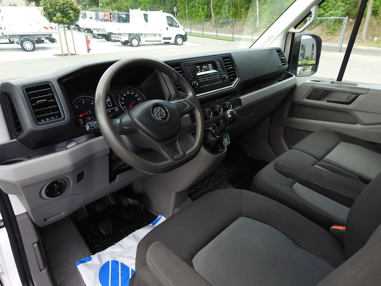 VOLKSWAGEN CRAFTER TIPPER CRUISE CONTROL 100HP - Малотоннажный самосвал: фото 2 VOLKSWAGEN CRAFTER TIPPER CRUISE CONTROL 100HP - Малотоннажный самосвал: фото 2