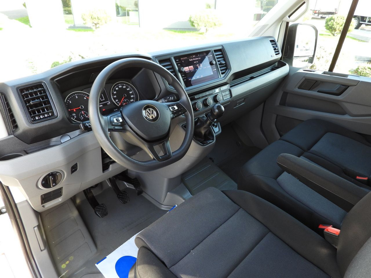 VOLKSWAGEN CRAFTER TIPPER CRUISE CONTROL NAVIGATION TWIN WHEELS AIR CONDITIONING 180HP - Малотоннажный самосвал: фото 2 VOLKSWAGEN CRAFTER TIPPER CRUISE CONTROL NAVIGATION TWIN WHEELS AIR CONDITIONING 180HP - Малотоннажный самосвал: фото 2