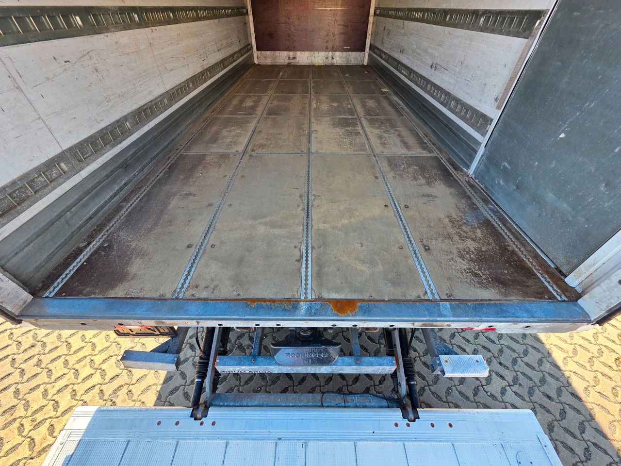 Грузовик с закрытым кузовом Iveco Eurocargo 120E28 / Ladebordwand: фото 12