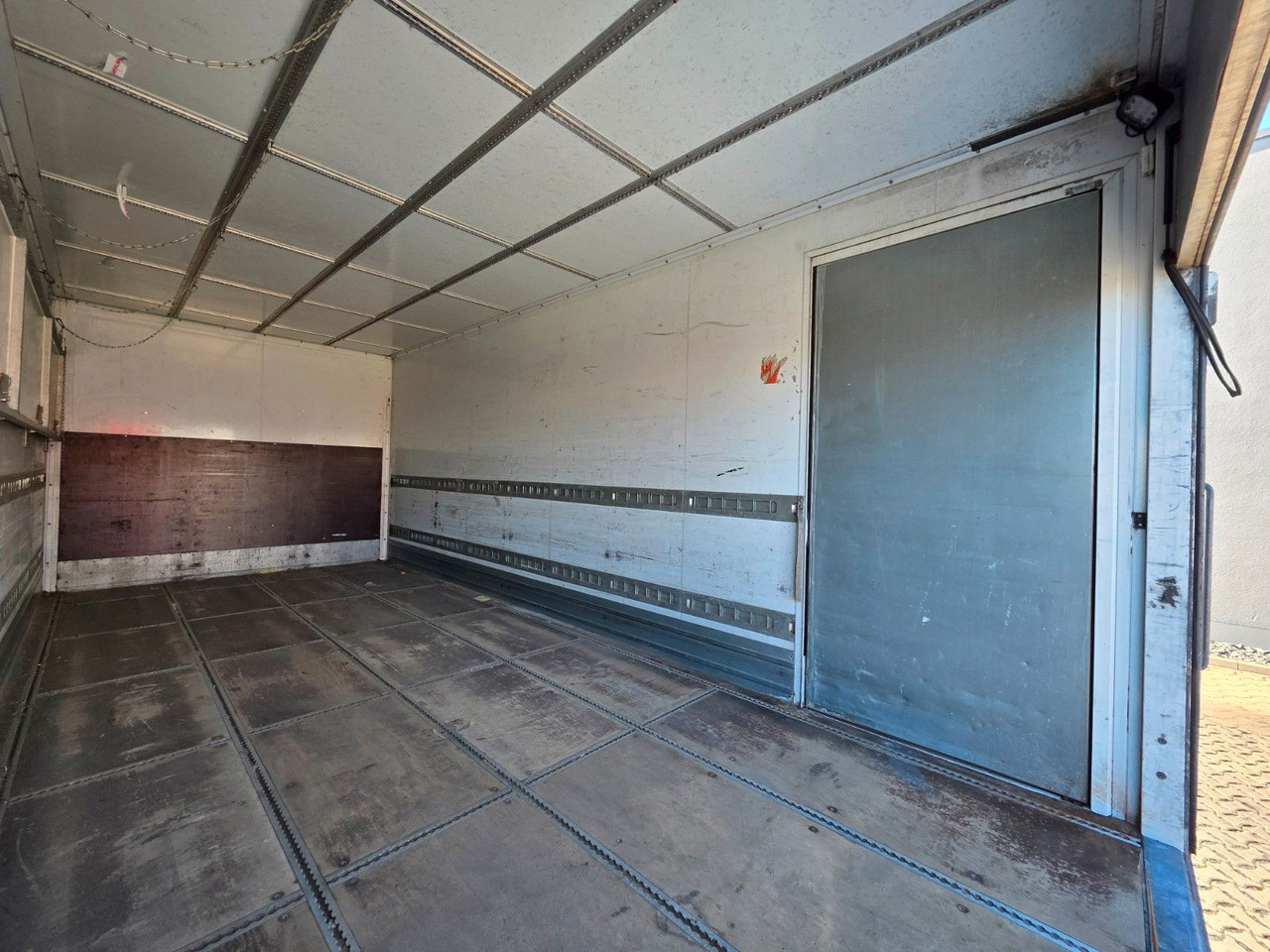 Грузовик с закрытым кузовом Iveco Eurocargo 120E28 / Ladebordwand: фото 14