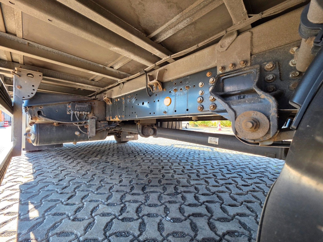 Грузовик с закрытым кузовом Iveco Eurocargo 120E28 / Ladebordwand: фото 16