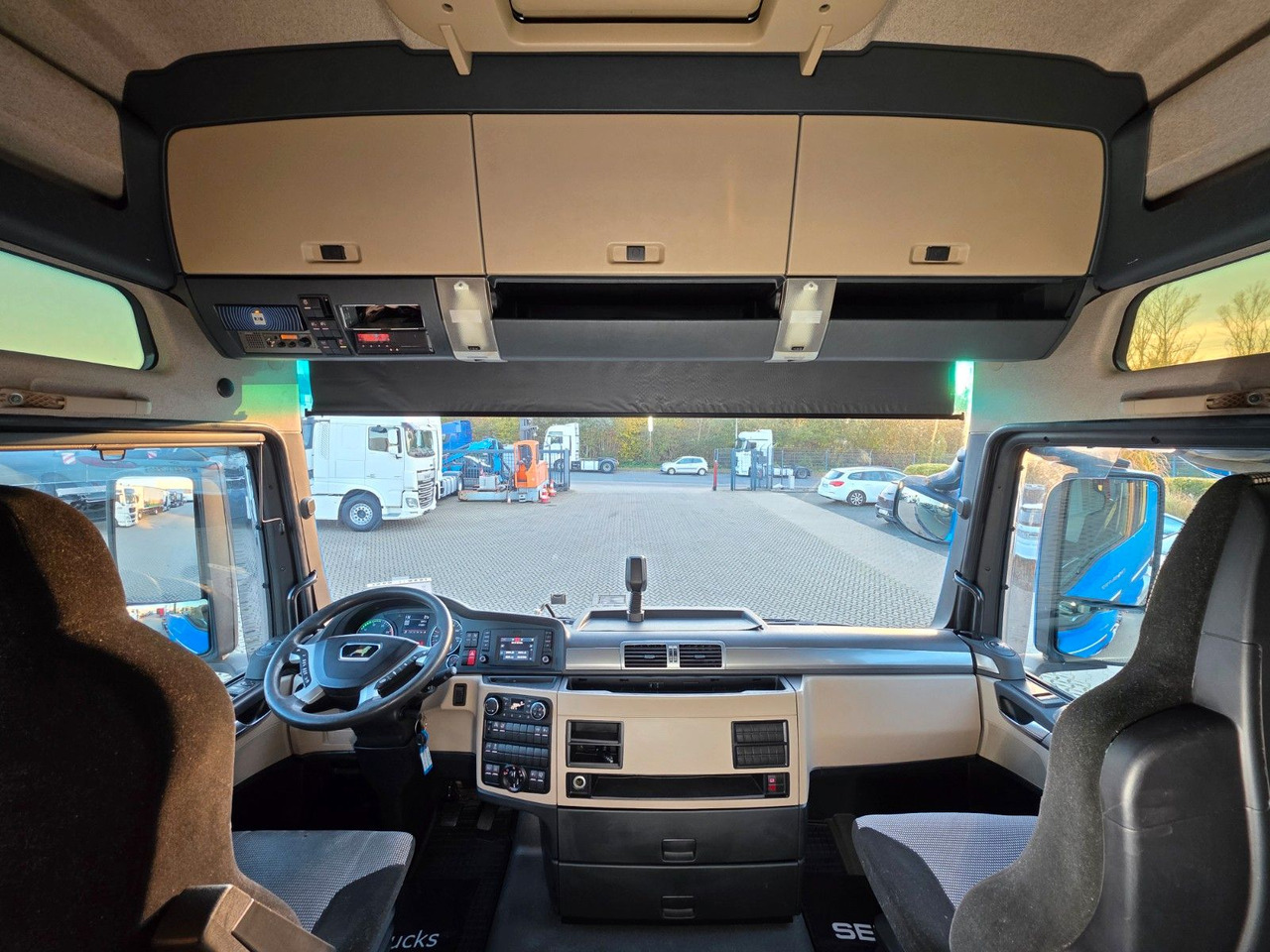 Грузовик-контейнеровоз/ Сменный кузов MAN TGX 18.460 4X2 LL / Standklimaanlage: фото 33