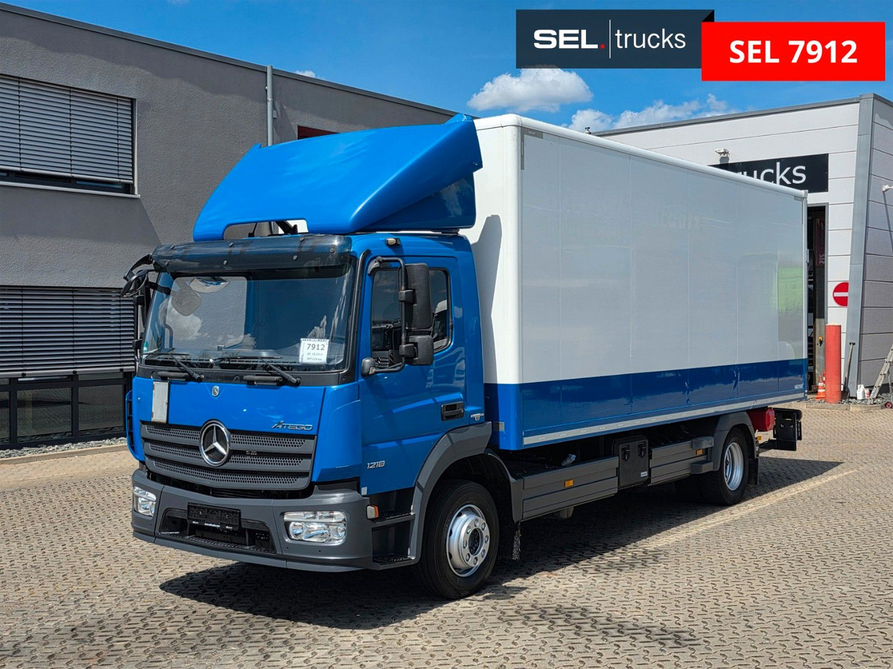 Mercedes-Benz Atego 1218 / Ladebordwand - Грузовик с закрытым кузовом: фото 1 Mercedes-Benz Atego 1218 / Ladebordwand - Грузовик с закрытым кузовом: фото 1