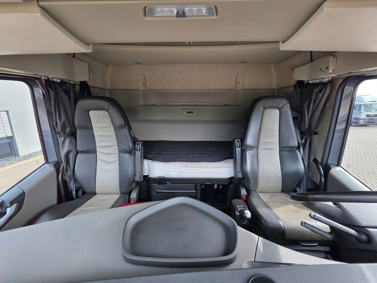 Тягач Volvo FH 540 / Retarder / Standklima / TV / 6D: фото 17