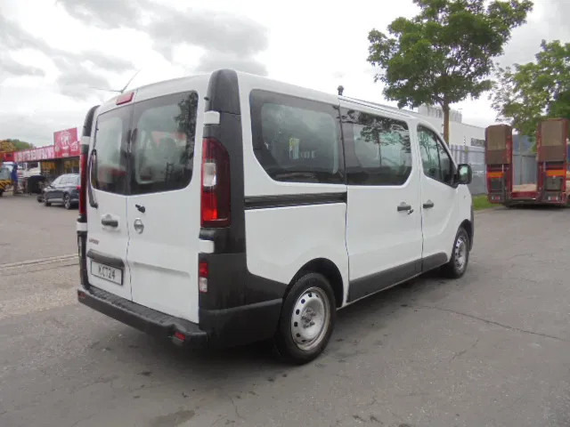 Nissan NV 300 - Автобус: фото 4 Nissan NV 300 - Автобус: фото 4