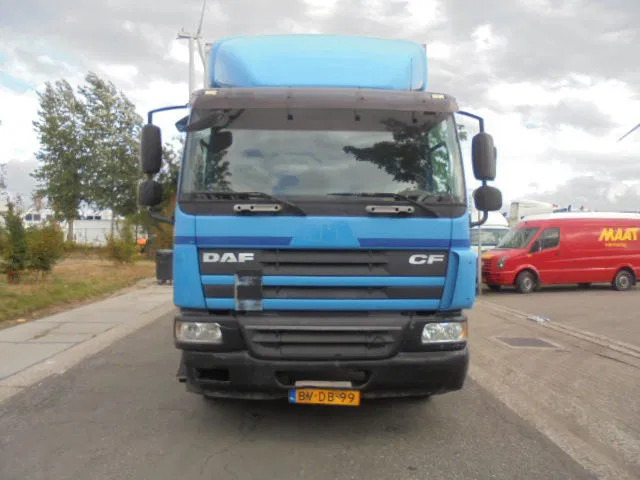 DAF CF 65 220 NL KENTEKEN - Грузовик с закрытым кузовом: фото 2 DAF CF 65 220 NL KENTEKEN - Грузовик с закрытым кузовом: фото 2