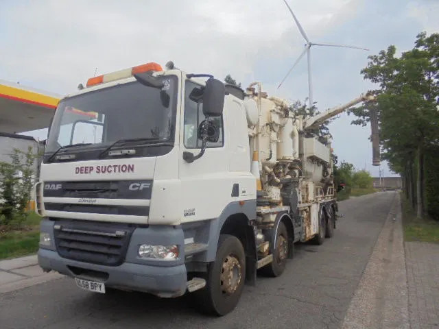 DAF CF 85.410 8X4 BLADGEVEERD - Ассенизатор: фото 1 DAF CF 85.410 8X4 BLADGEVEERD - Ассенизатор: фото 1