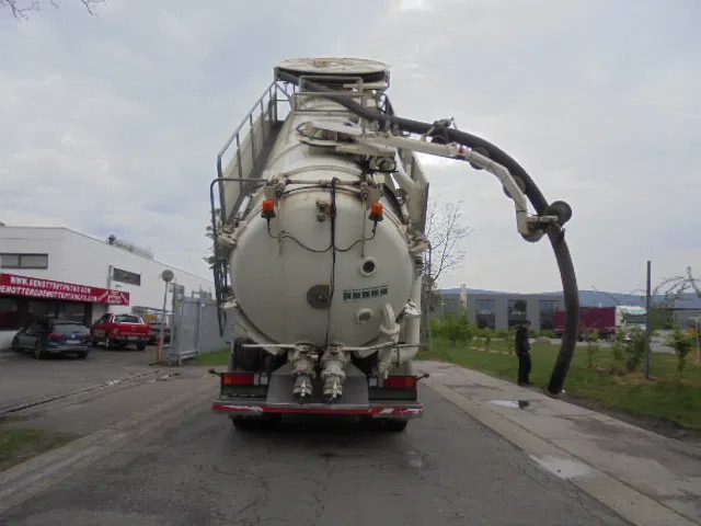 Ginaf X 4243 TS 8X4 NL TRUCK - Ассенизатор: фото 4 Ginaf X 4243 TS 8X4 NL TRUCK - Ассенизатор: фото 4