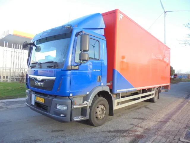 MAN TGM 12-250 - Грузовик с закрытым кузовом: фото 1 MAN TGM 12-250 - Грузовик с закрытым кузовом: фото 1