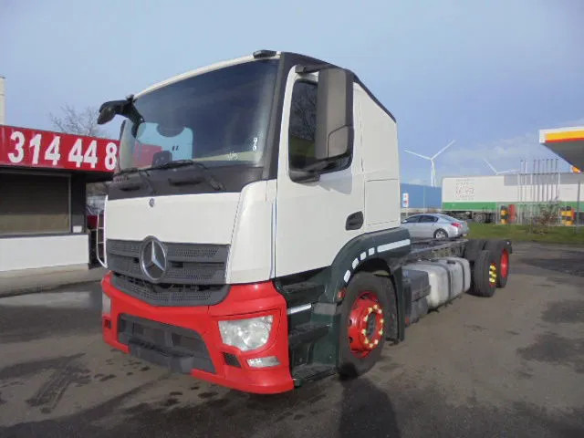 Mercedes-Benz Actros 2340 6X2 EUR 6 - Грузовик-шасси: фото 1 Mercedes-Benz Actros 2340 6X2 EUR 6 - Грузовик-шасси: фото 1