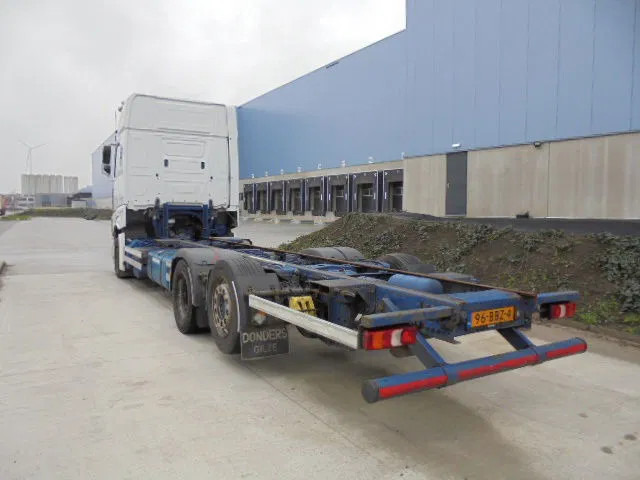 Грузовик-шасси Mercedes-Benz Actros 2542 6X2: фото 7