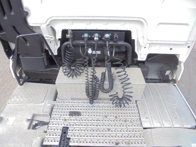 Тягач MAN TGX 26.500 XXL TUV APK 03-26 NL TRUCK 16X IN STOCK: фото 18 Тягач MAN TGX 26.500 XXL TUV APK 03-26 NL TRUCK 16X IN STOCK: фото 18