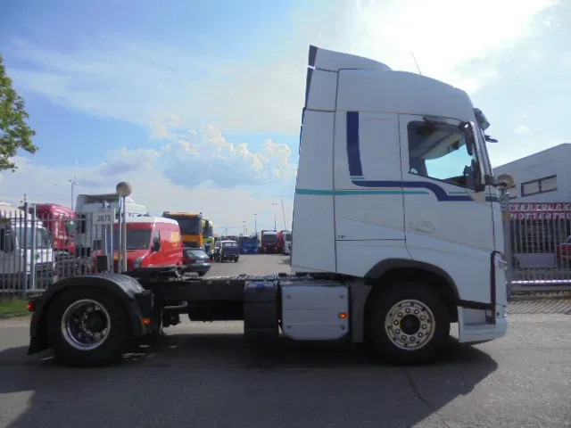 Volvo FH 420 NL TRUCK - Тягач: фото 4 Volvo FH 420 NL TRUCK - Тягач: фото 4