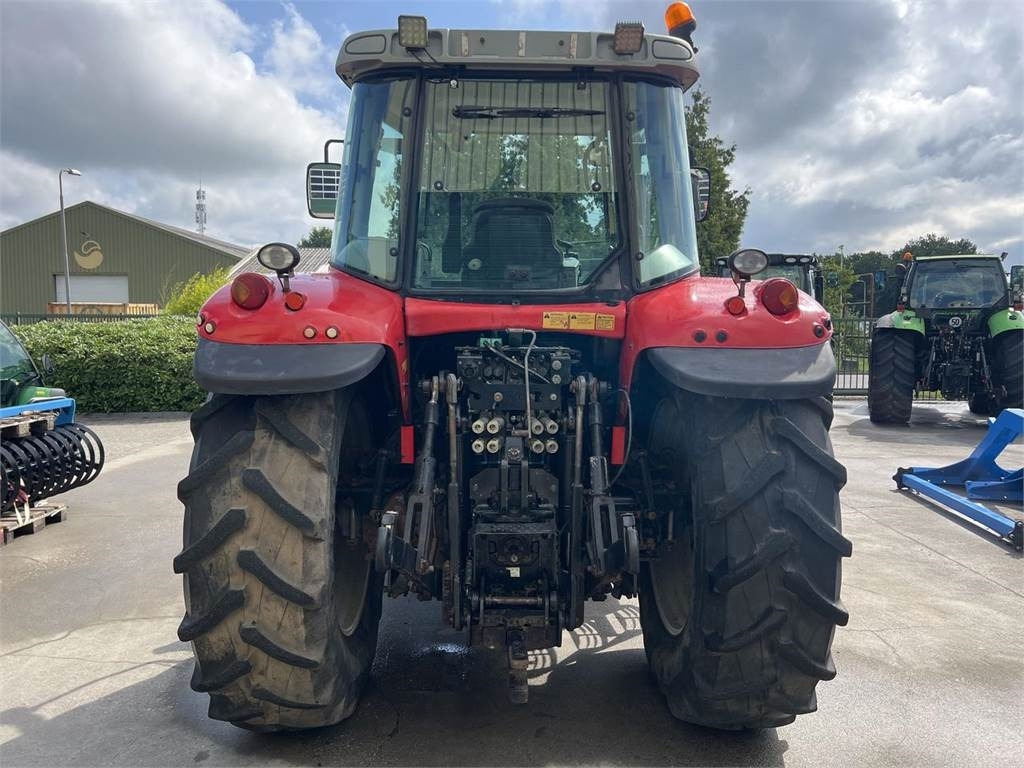 Massey Ferguson 6480 Dyna 6 - Трактор: фото 4 Massey Ferguson 6480 Dyna 6 - Трактор: фото 4
