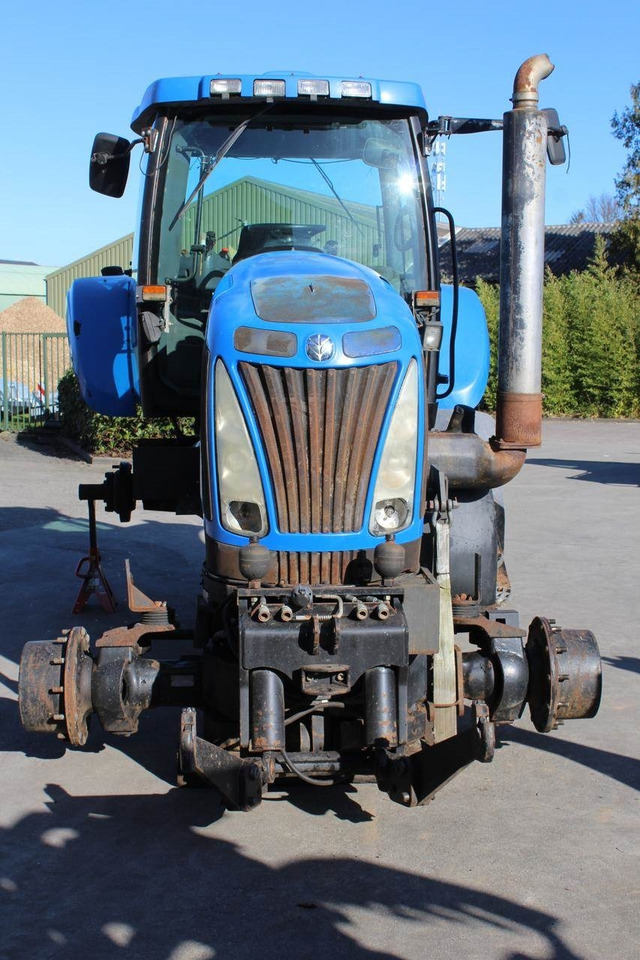 New Holland T8020 - Трактор: фото 4 New Holland T8020 - Трактор: фото 4