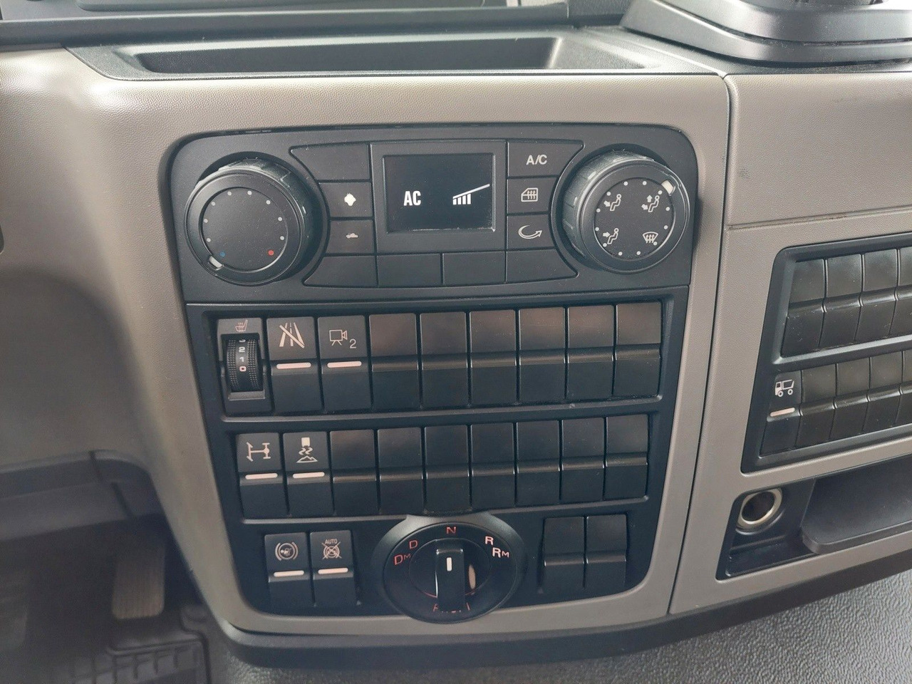 MAN TGL 12.250 BL 4x2 в лизинг MAN TGL 12.250 BL 4x2: фото 36