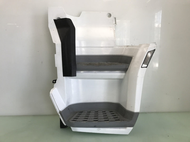 DAF XF G2 Opstap Links DAF 2237310 - Кузов и экстерьер для Грузовиков: фото 1 DAF XF G2 Opstap Links DAF 2237310 - Кузов и экстерьер для Грузовиков: фото 1