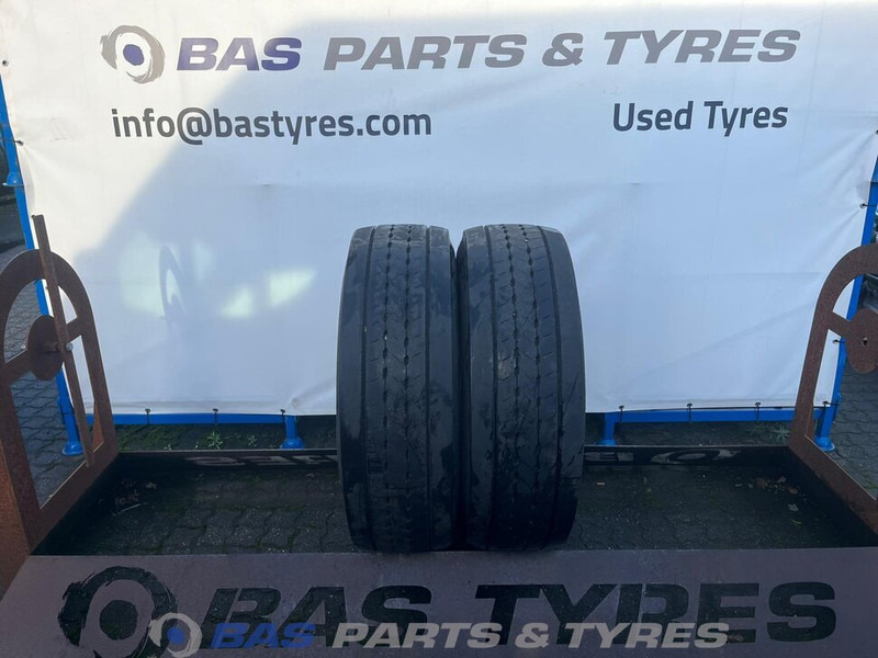 Goodyear Goodyear 315/70R22.5 156/150 M+S 3PMSF gebruikte set - Шина для Грузовиков: фото 1 Goodyear Goodyear 315/70R22.5 156/150 M+S 3PMSF gebruikte set - Шина для Грузовиков: фото 1