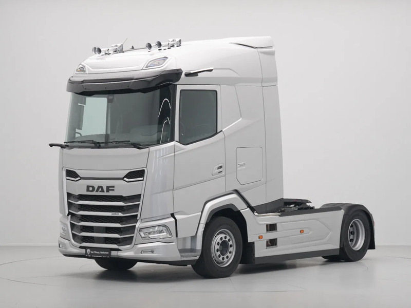 DAF XG 480 FT DVS LEATHER PTO-PREP B3-ALARM SILVER METALLIC (J5320MESI) VECTO 2 - Тягач: фото 2 DAF XG 480 FT DVS LEATHER PTO-PREP B3-ALARM SILVER METALLIC (J5320MESI) VECTO 2 - Тягач: фото 2