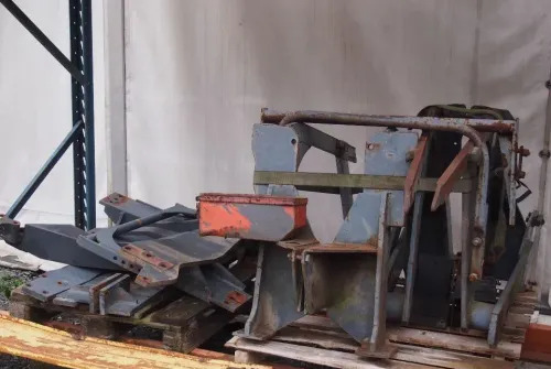 Ładowacz czołowy Tur do ciągnika MF NW JD CLAAS RENAULT - Фронтальный погрузчик для трактора: фото 2 Ładowacz czołowy Tur do ciągnika MF NW JD CLAAS RENAULT - Фронтальный погрузчик для трактора: фото 2