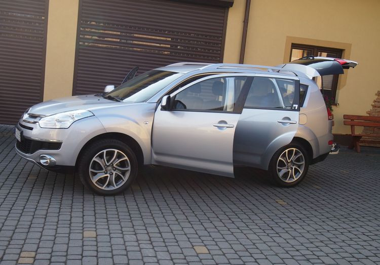 Samochód Citroen C-Crosser 2.2 HDI 2010 Samochód osobowy SUW 4x4 - Легковой автомобиль: фото 2 Samochód Citroen C-Crosser 2.2 HDI 2010 Samochód osobowy SUW 4x4 - Легковой автомобиль: фото 2